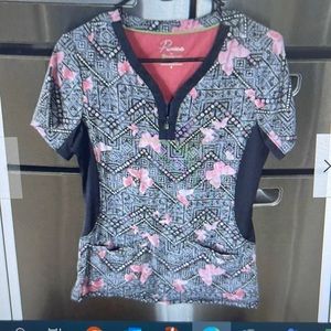 Scrub top women’s multicolored size small excellent condition healing hands
